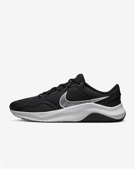 nike legend sneaker